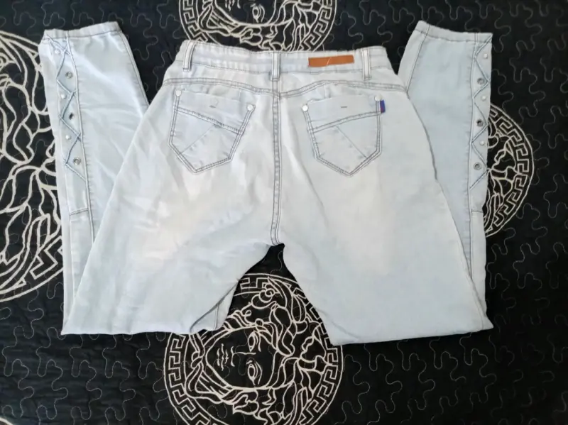 Jeans celestes con perlas elásticados - 2