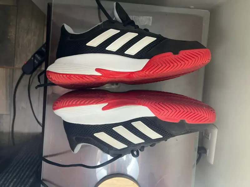 Zapatillas negras Adidas de tenis og - 3