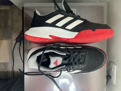 Zapatillas negras Adidas de tenis og - miniatura 5