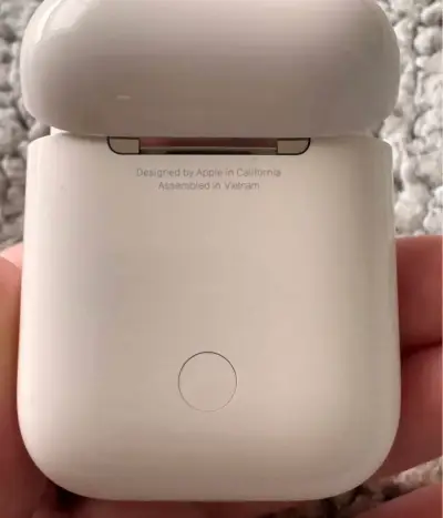 Airpods 2da gen originales - miniatura 3