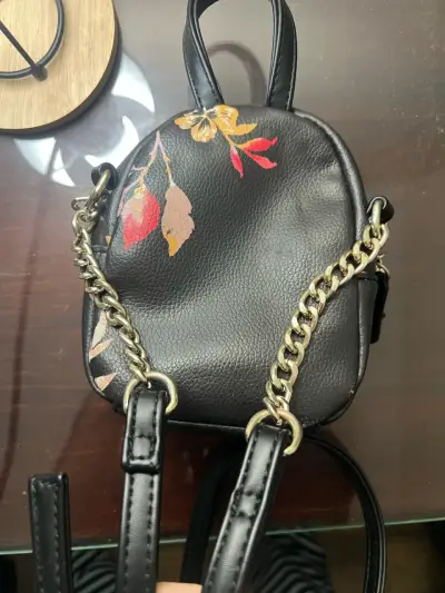Mini mochila Guess floral - miniatura 2