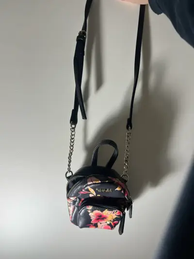Mini mochila Guess floral - miniatura 6