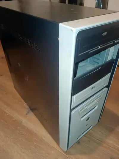 Gabinete vacío para proyecto - miniatura 3