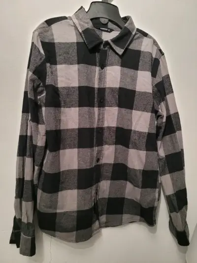 Camisa a cuadros amarilla y negra - miniatura 3