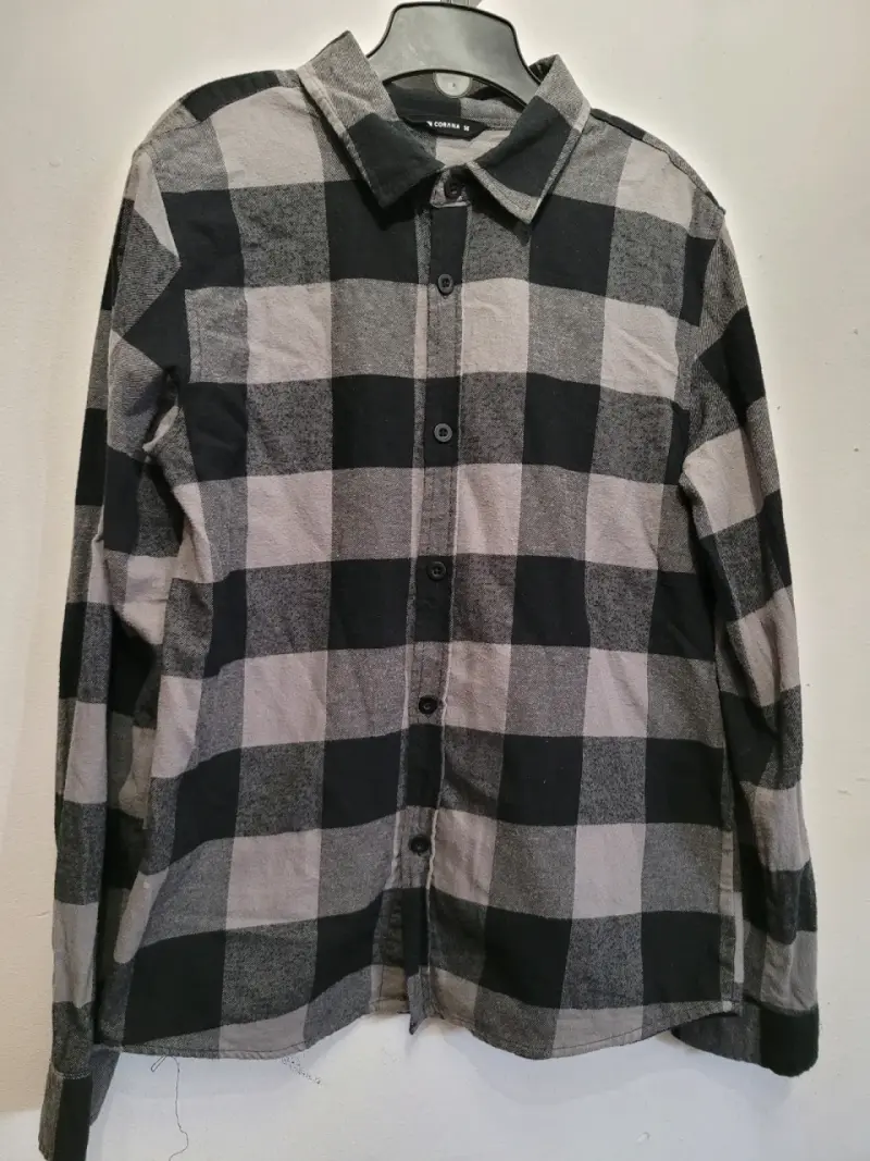 Camisa a cuadros amarilla y negra - 4