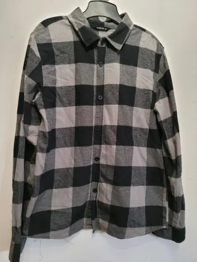 Camisa a cuadros amarilla y negra - miniatura 4