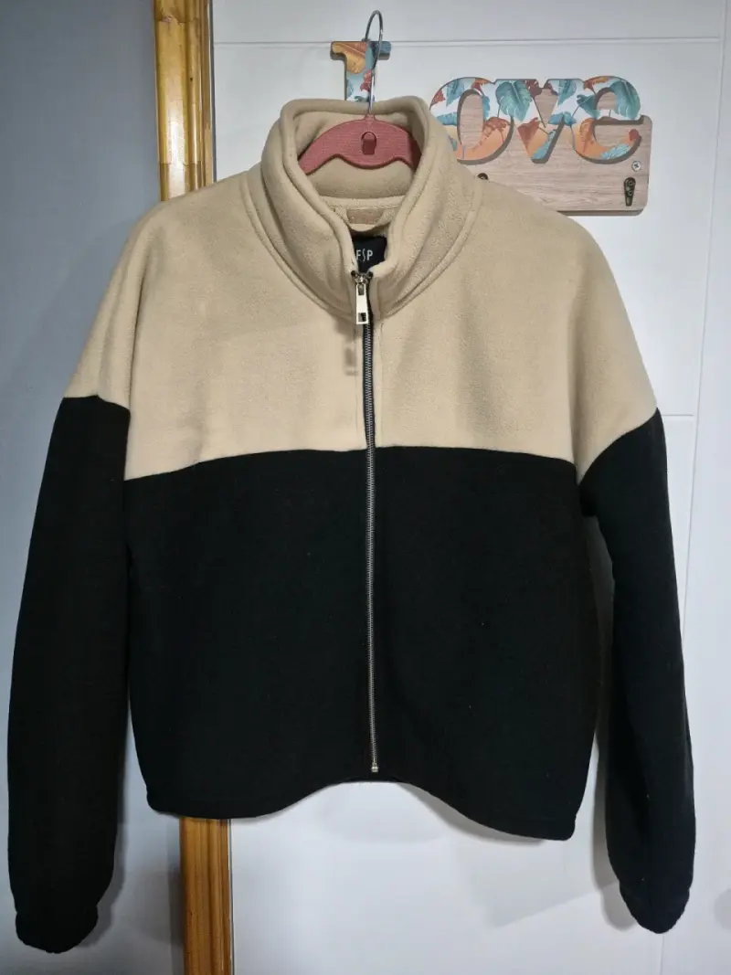 POLAR MUJER bicolor beige y negro L