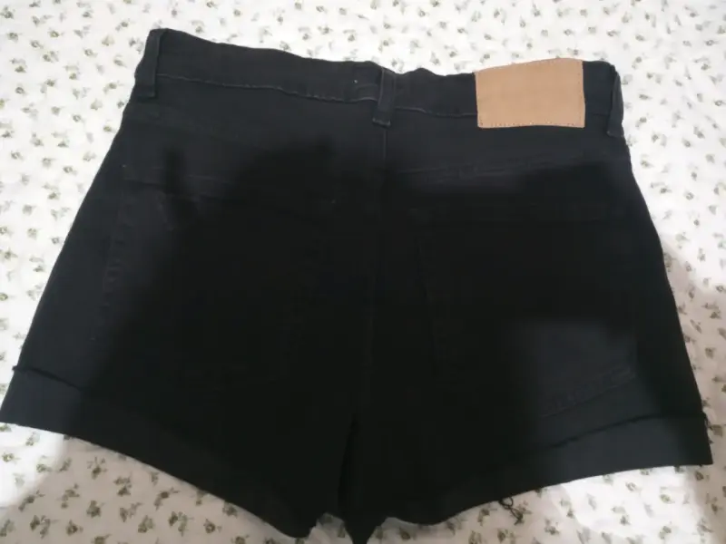 Shorts negros de mezclilla - 2