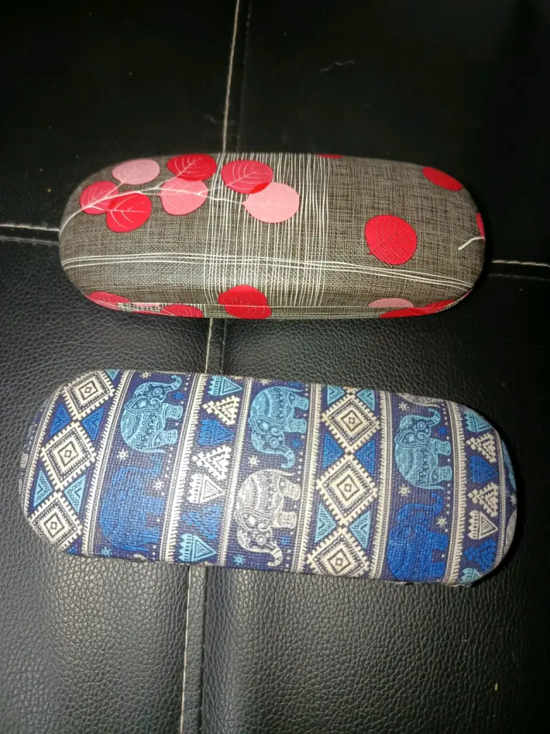 Estuches para anteojos con diseño