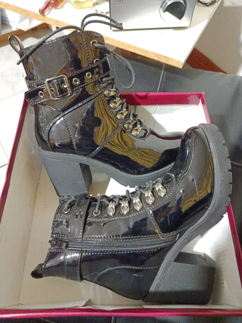 Botines negros charol con plataforma - 2
