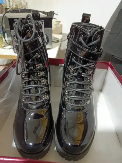 Botines negros charol con plataforma - miniatura 3