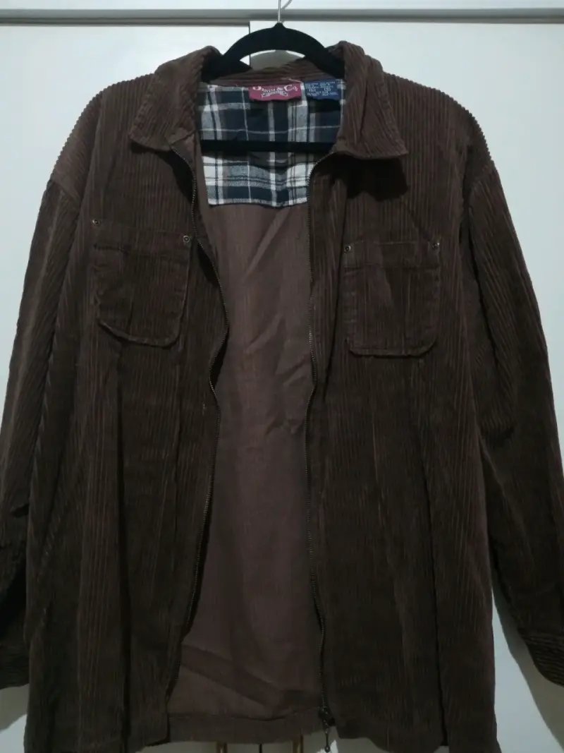 Chaqueta de pana marrón