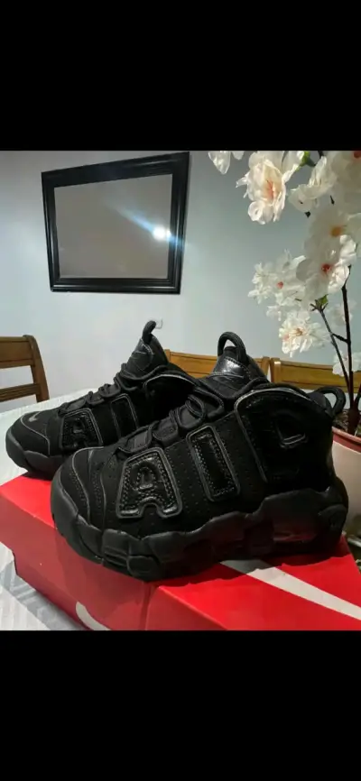 Zapatillas negras deportivas - miniatura 1