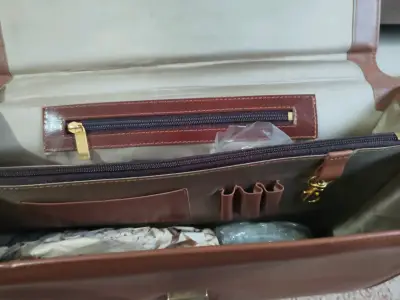 Maletín de cuero marrón - miniatura 3