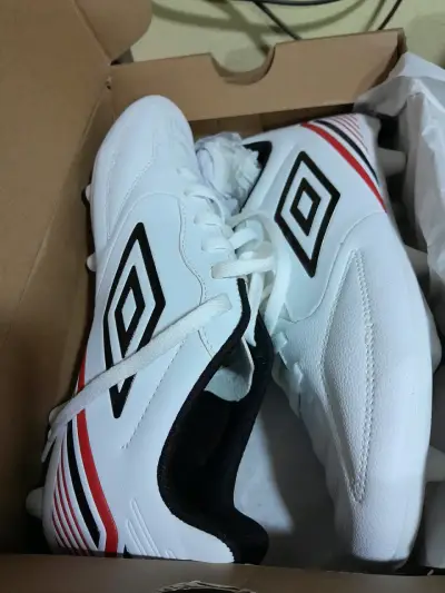 Zapatos de fútbol blancos Umbro 42 - miniatura 1