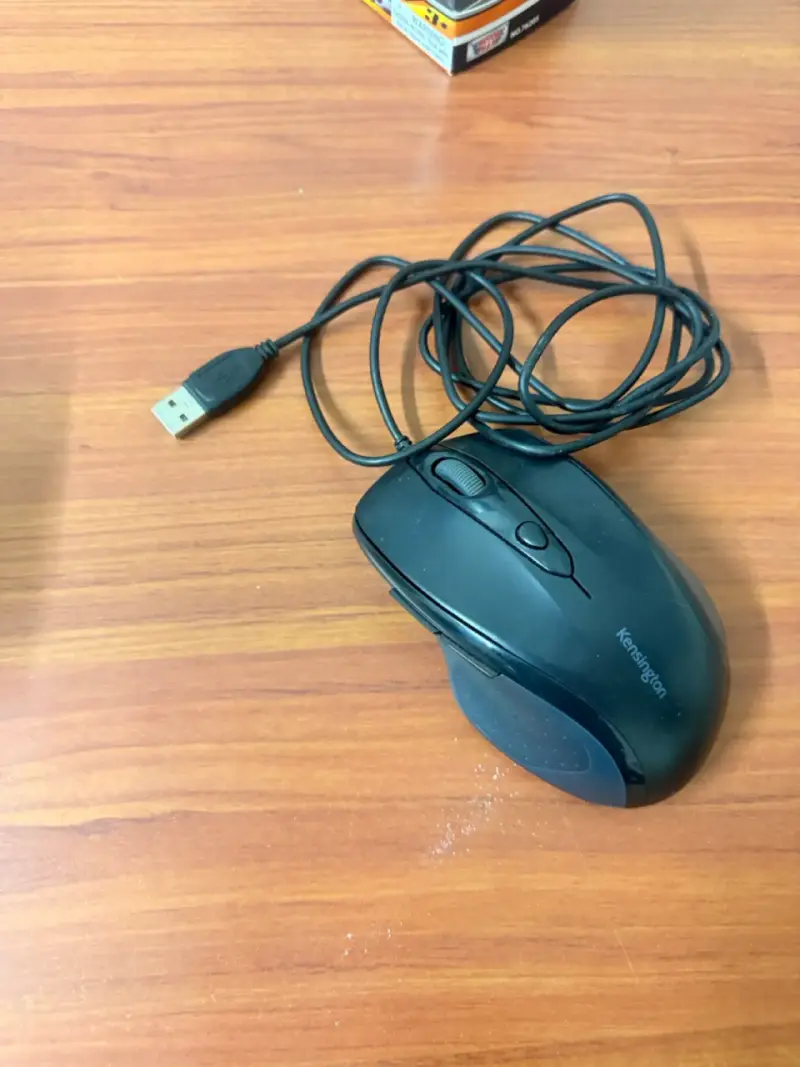 Mouse Kensington ergonómico con cable - 3