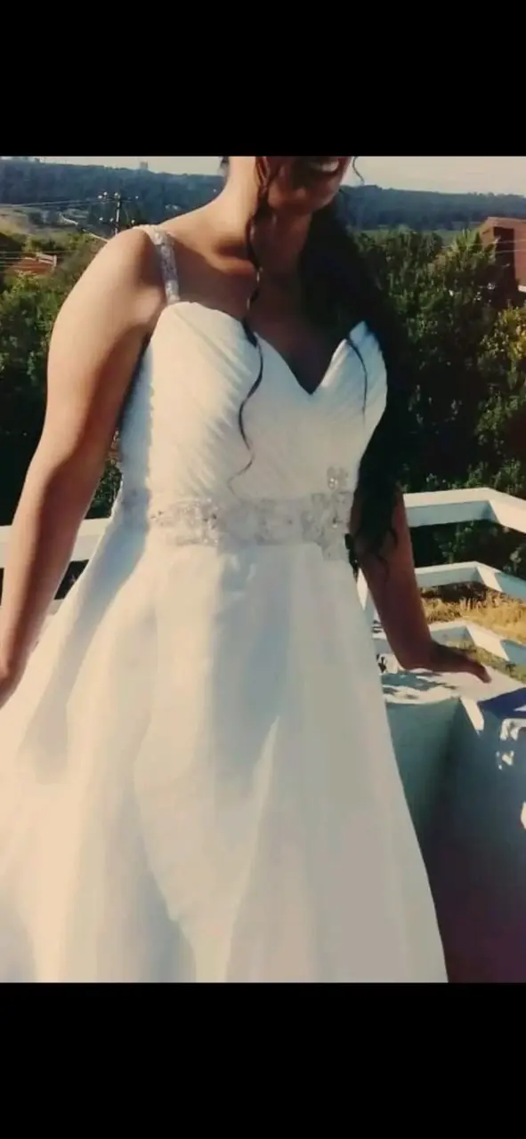 Vestido de novia blanco elegante