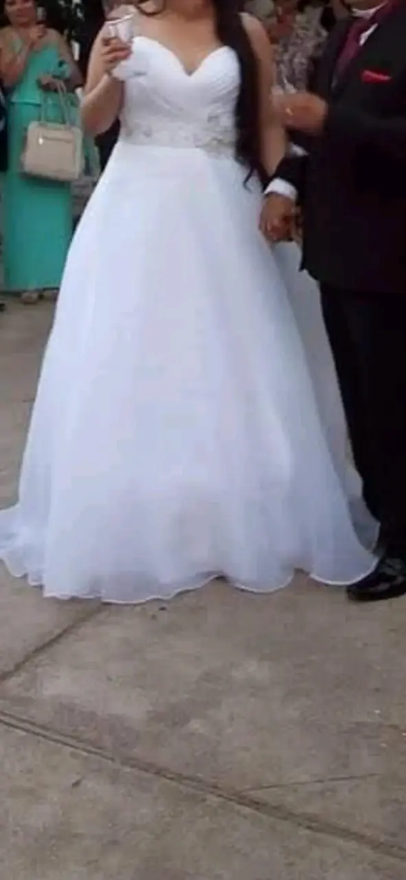 Vestido de novia blanco elegante - 3