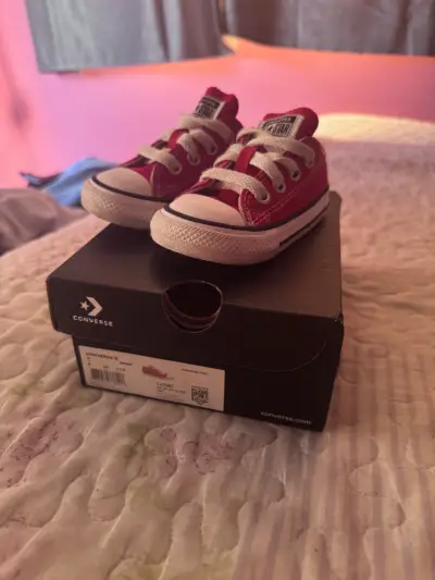 Zapatillas infantiles Converse rojas talla 20 - miniatura 2