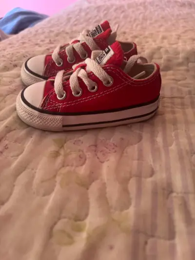 Zapatillas infantiles Converse rojas talla 20 - miniatura 3