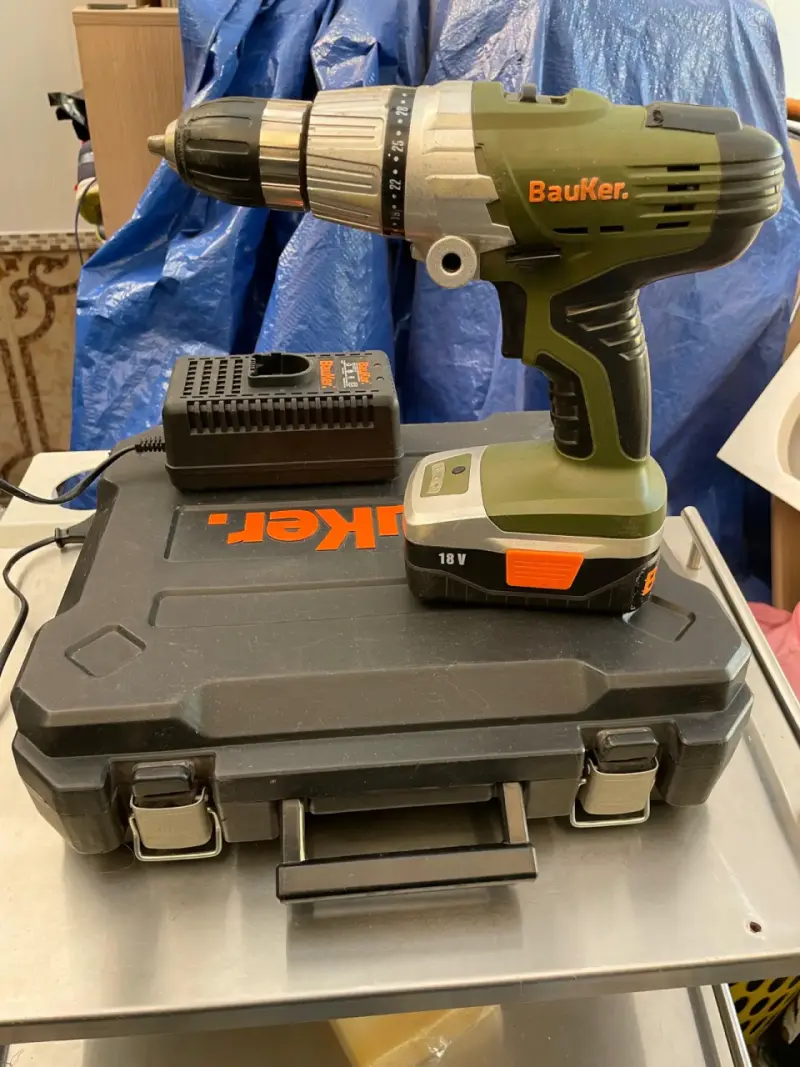 Taladro inalámbrico BauKer 18V