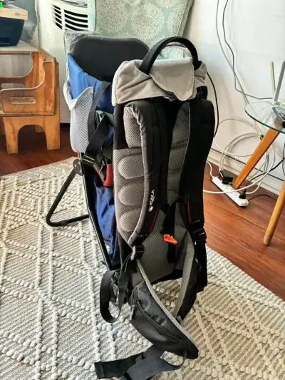 Mochila porta bebé azul - miniatura 2