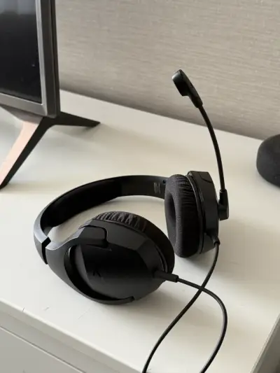 Audifonos gamer Hyperx - miniatura 1
