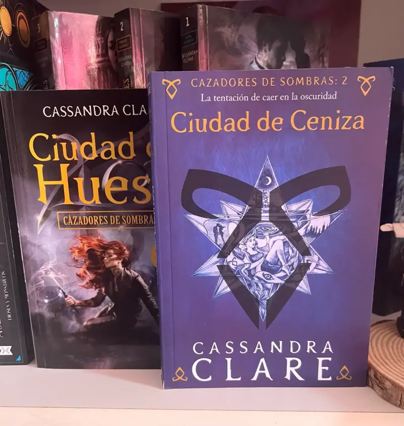 Libros Ciudad de Hueso y Ciudad de Ceniza