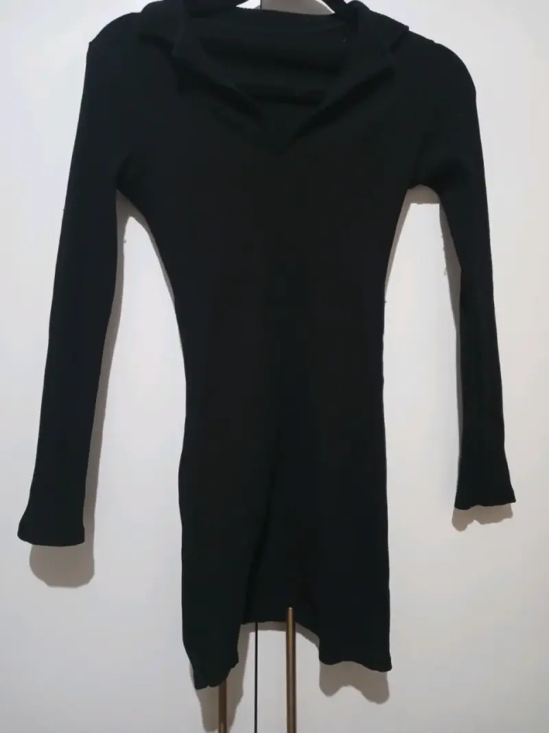Vestido negro ajustado