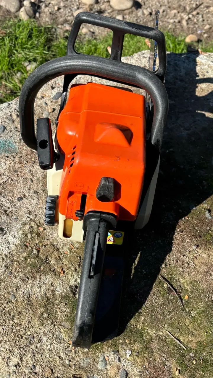 Motosierra a gasolina usada