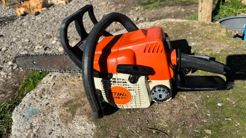 Motosierra a gasolina usada - 3