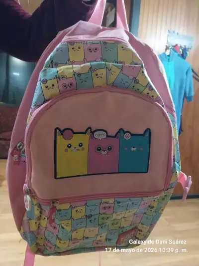 Mochila infantil con diseño de gatos - miniatura 1