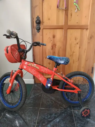 Bicicleta infantil Spider-Man - miniatura 1