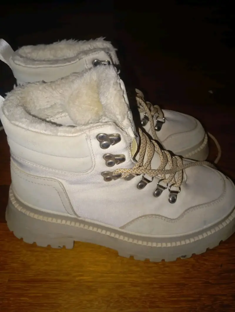 Botas blancas con forro polar