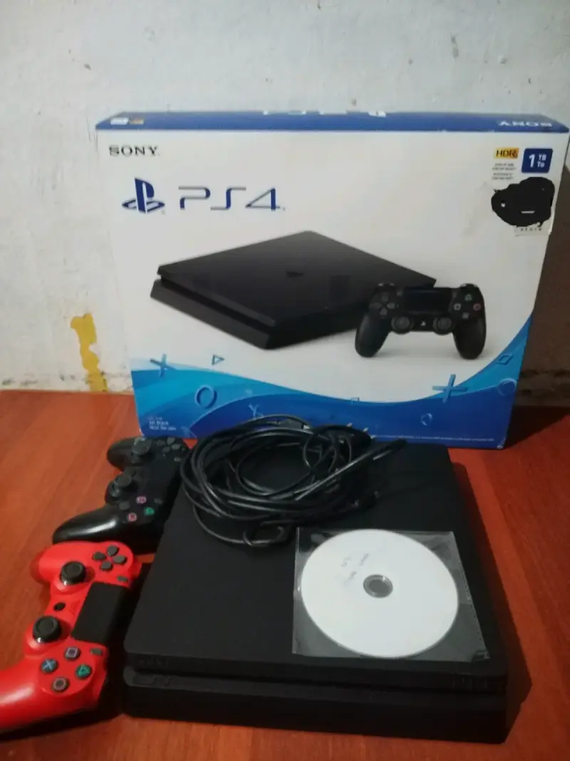 Ps4 slim - 1