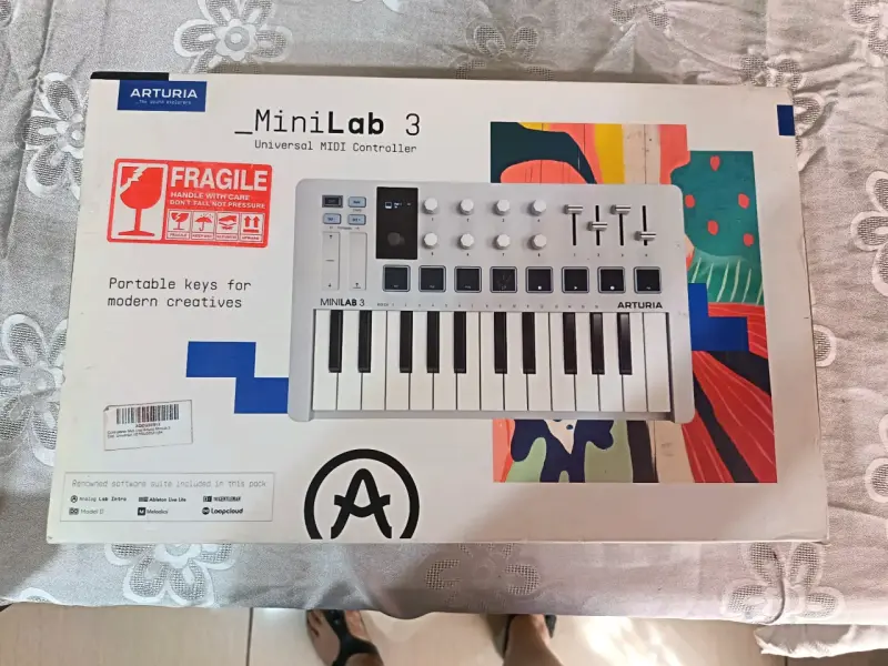 Controlador MIDI Arturia MiniLab 3 - 2