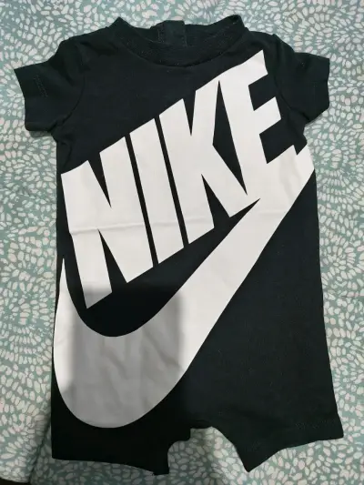 Enterito bebe Nike negro - miniatura 1