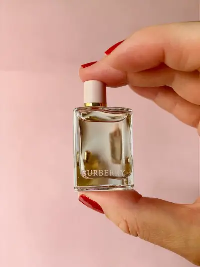 Perfume Miniatura Burberry Her 5 ml -  NUEVO - miniatura 1