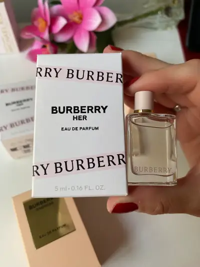Perfume Miniatura Burberry Her 5 ml -  NUEVO - miniatura 3