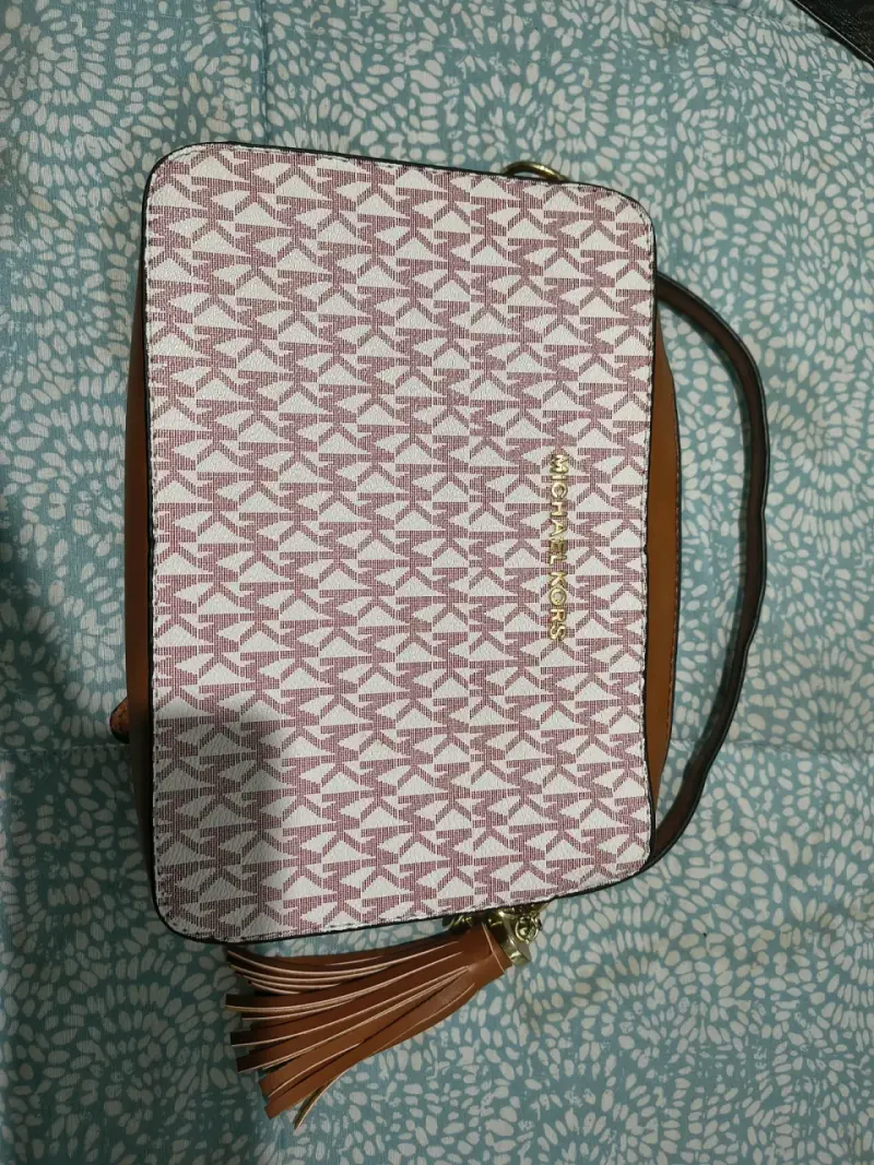 Bolso Michael Kors beige con estampado