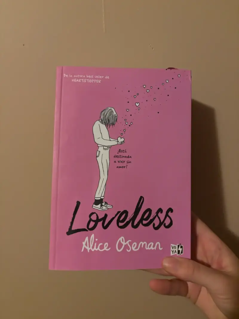 Libro Loveless de Alice Oseman