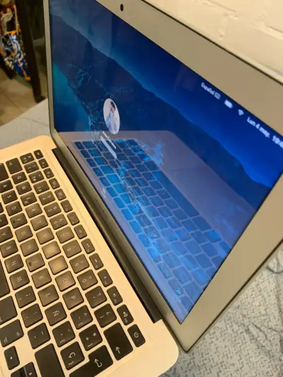 MacBook Air usado - miniatura 5