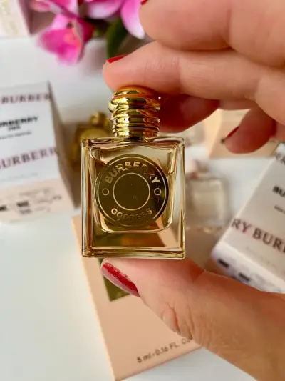 Perfume Miniatura Burberry Goddess 5 ml - NUEVO - miniatura 3