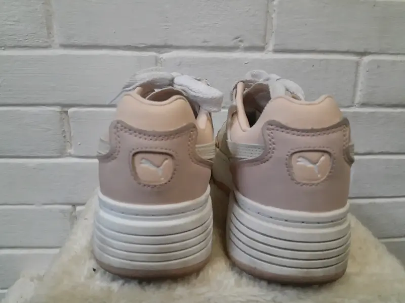 Zapatillas deportivas puma blancas y rosa - 2