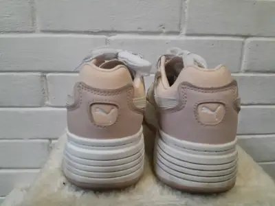 Zapatillas deportivas puma blancas y rosa - miniatura 2