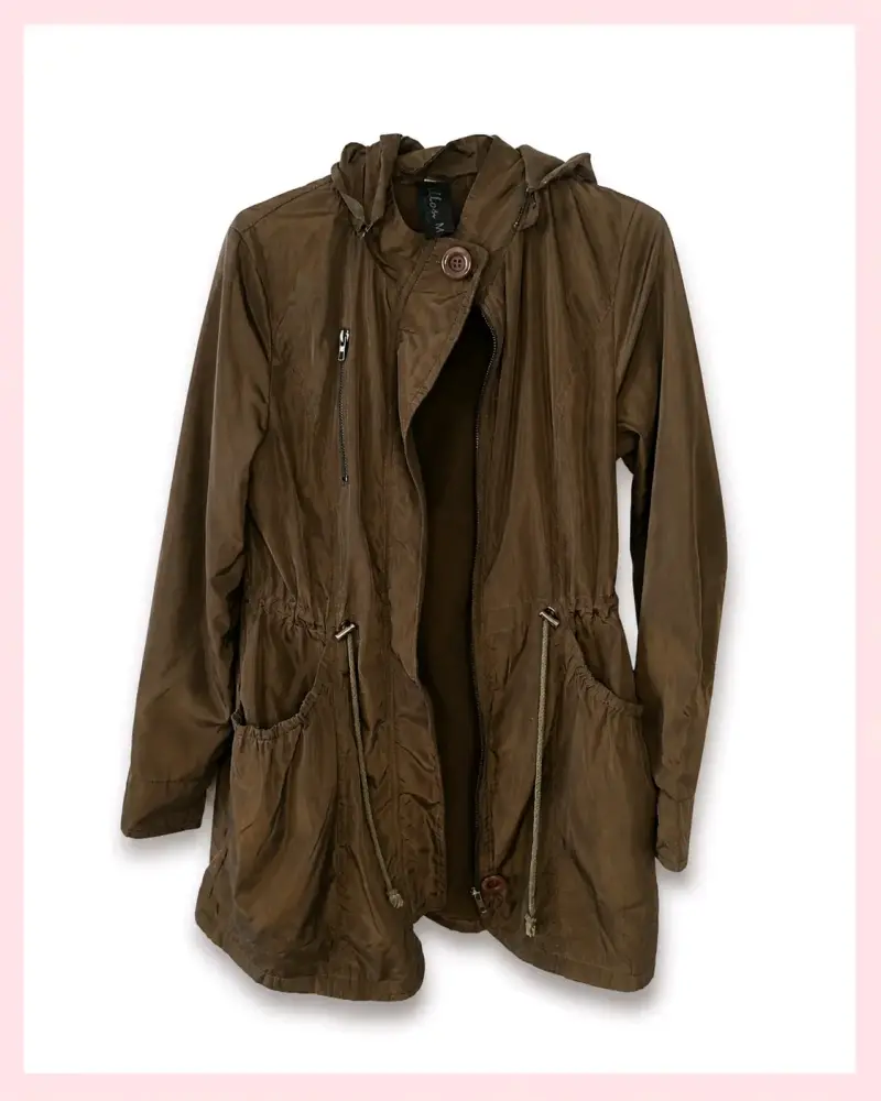 Parka impermeable color caqui