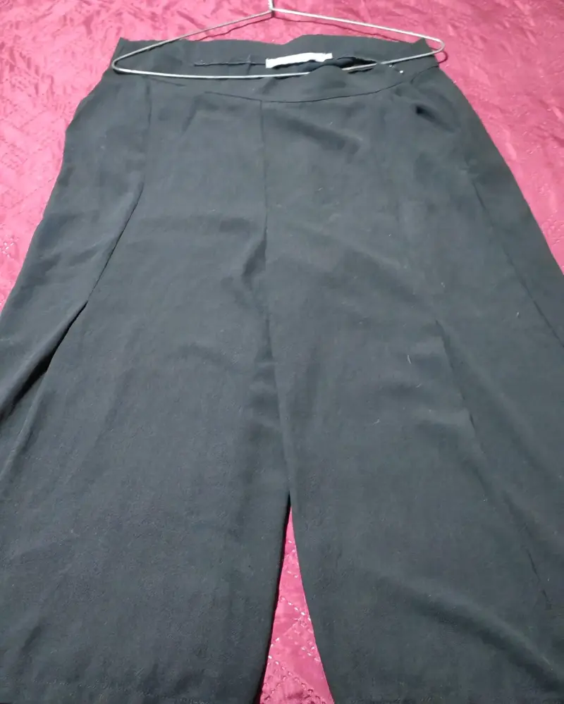 Polera beige con logo rojo+pantalón $7000 - 4