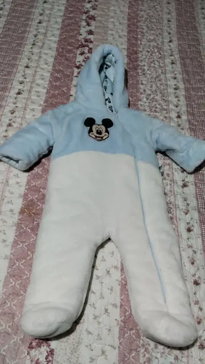 Ropa de bebé - miniatura 1