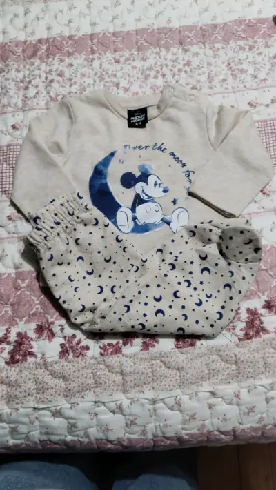 Ropa de bebé - miniatura 2