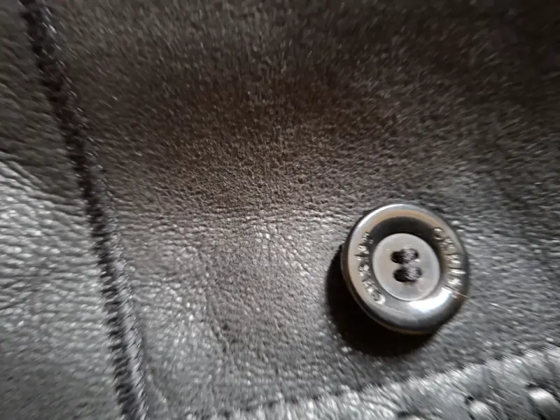 Abrigo de cuero negro con forro de piel de oveja - 3